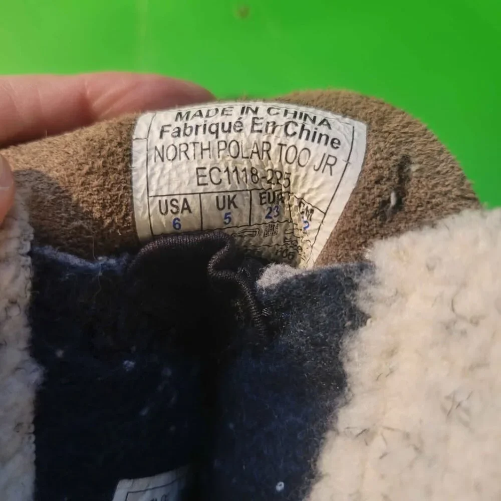 Columbia North Polar Too Jr Waterproof Winter Boots. Youth Size 6